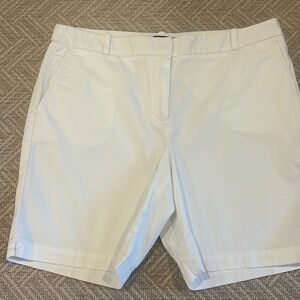 Talbots Shorts White Size 8 Belt Loops Pockets 98% Cotton 2% Spandex